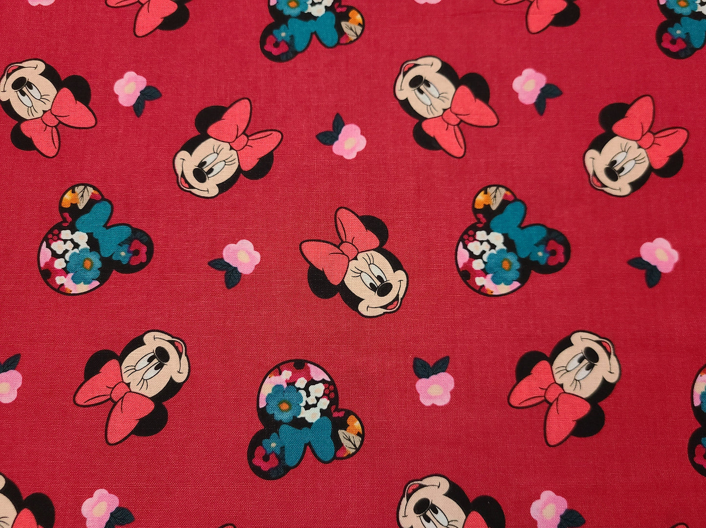 Disney Minnie Head Toss clearance 100% cotton fabric